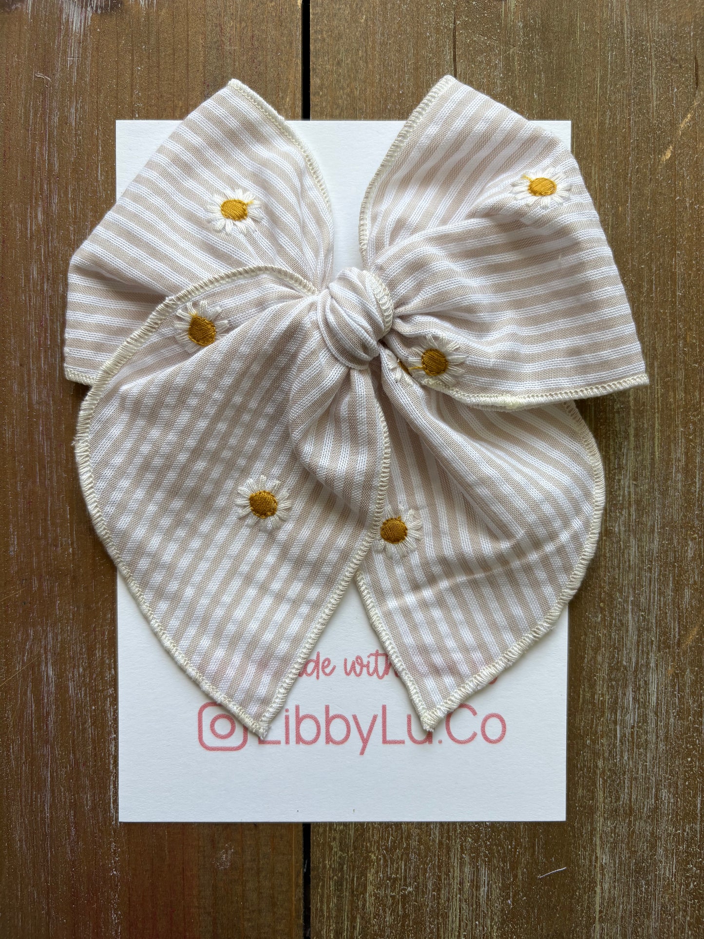 Beige Striped Daisies