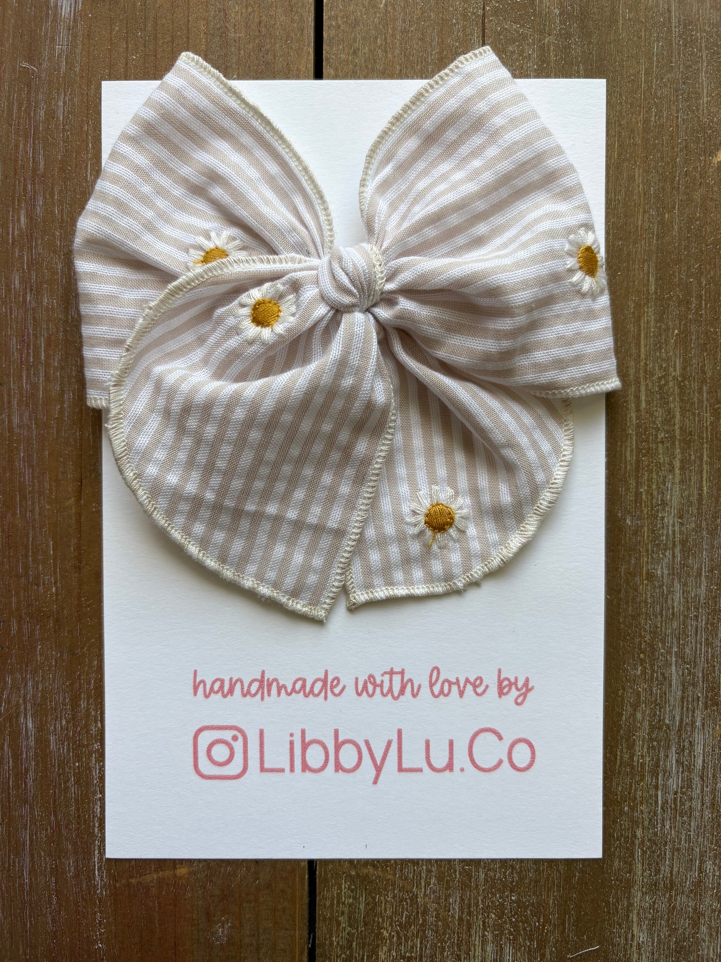 Beige Striped Daisies