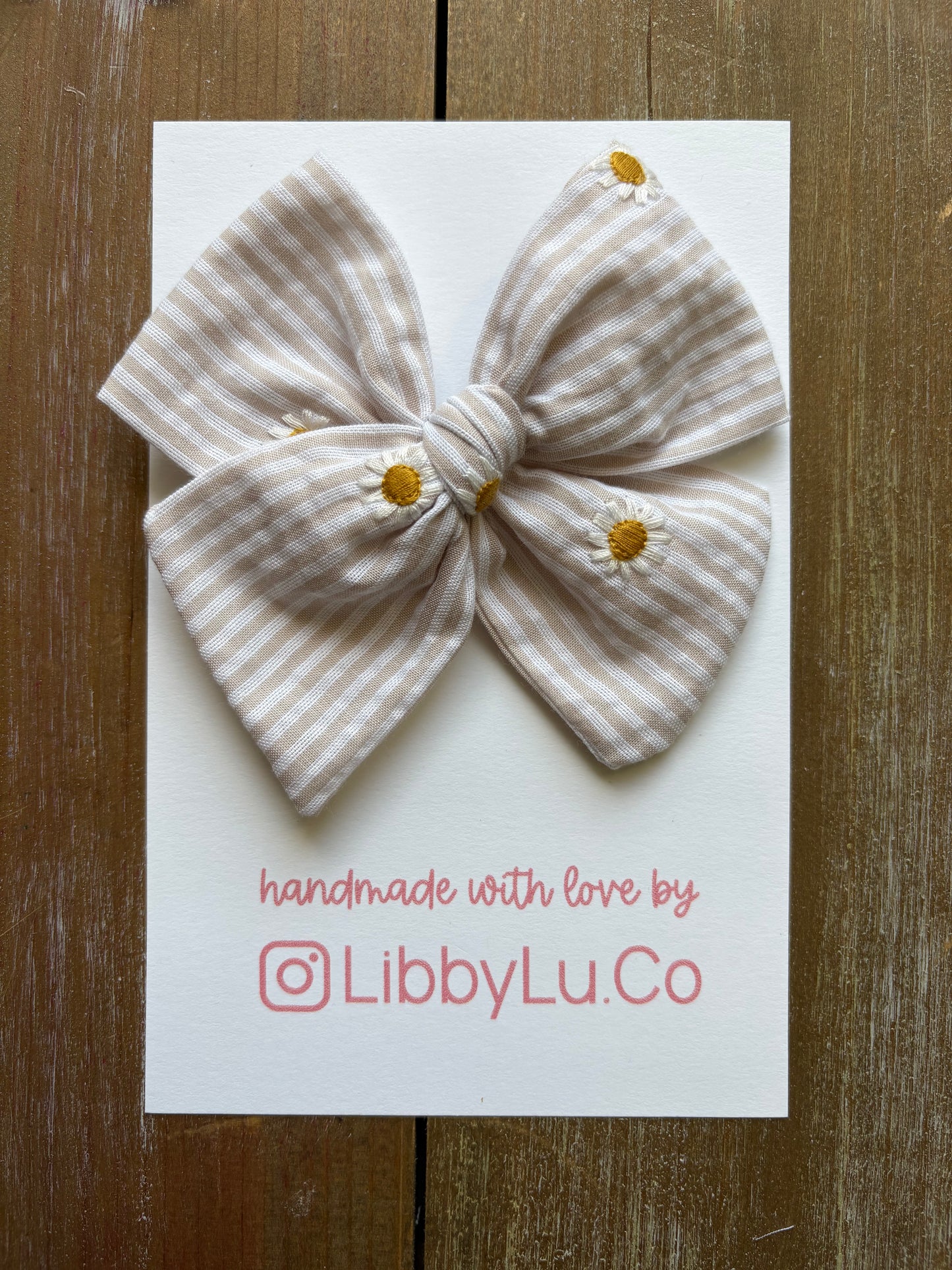 Beige Striped Daisies